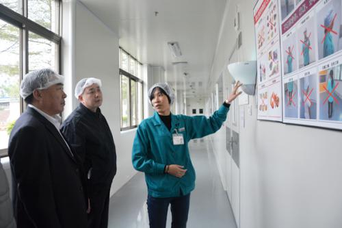 中国科学院张偲院士、佛山科学技术学院曾峥书记带队考察我司院士工作站